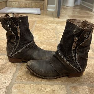 A.S.98 distressed zipper boots size 37